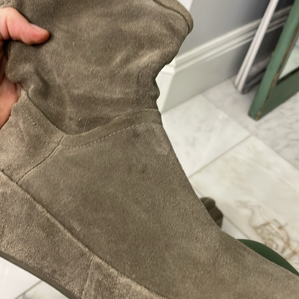 FitFlop, size 9, Crush, taupe suede slouch wedge boot, comfortable warm soft EUC - Picture 4 of 14